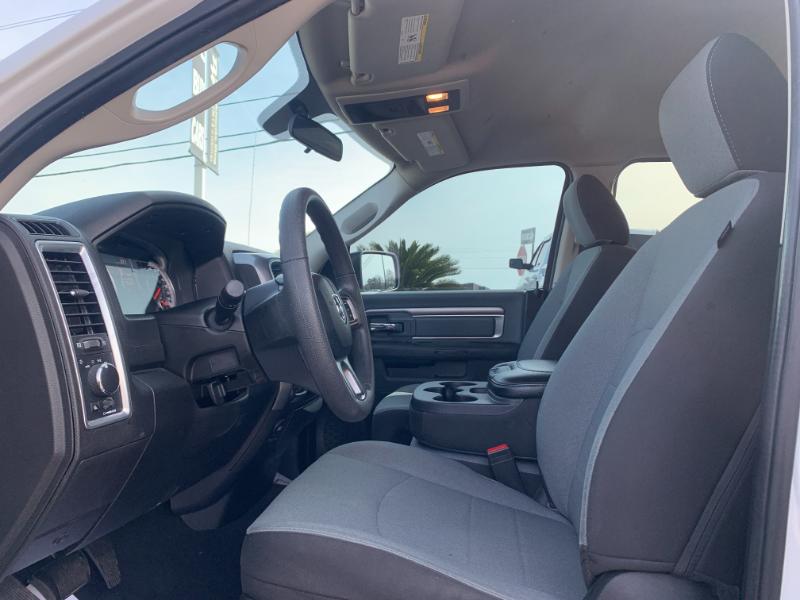 RAM 1500 SLT Quad Cab 4WD 2024