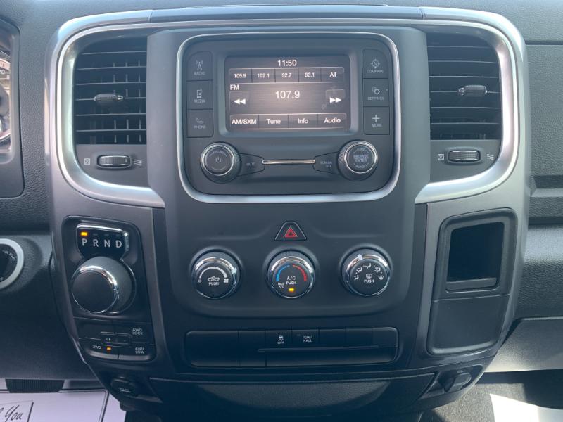 RAM 1500 SLT Quad Cab 4WD 2024