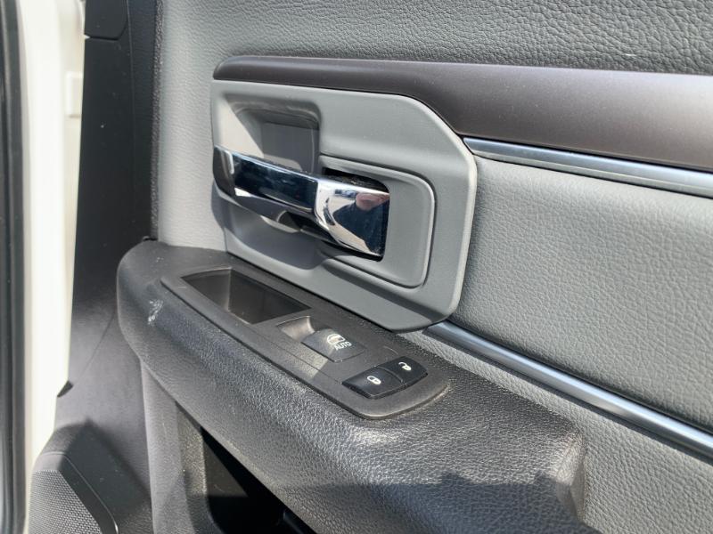 RAM 1500 SLT Quad Cab 4WD 2024