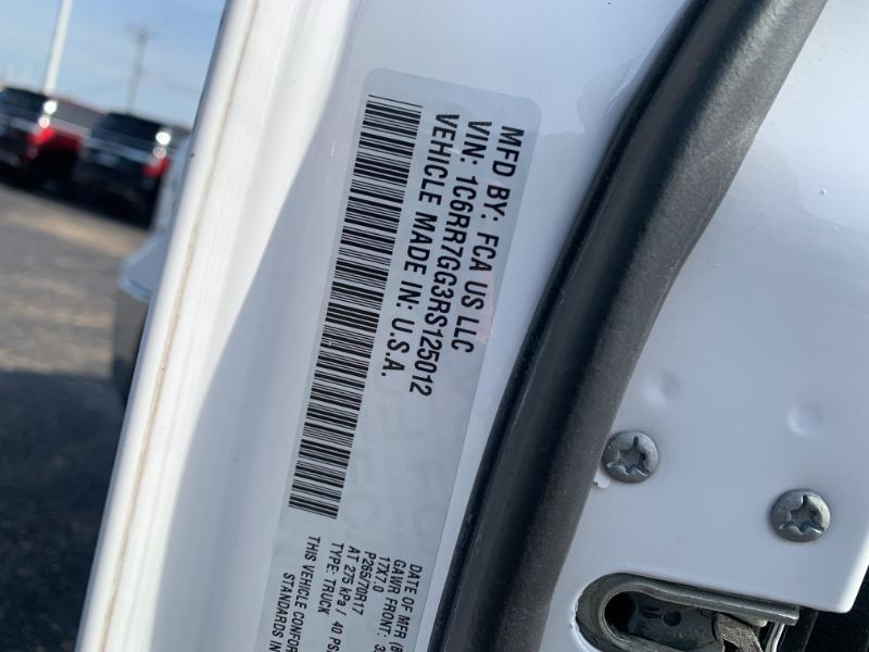 RAM 1500 SLT Quad Cab 4WD 2024