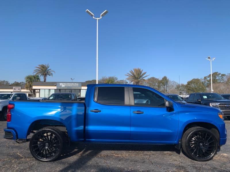Chevrolet Silverado 1500 Custom Crew Cab 2WD 2023