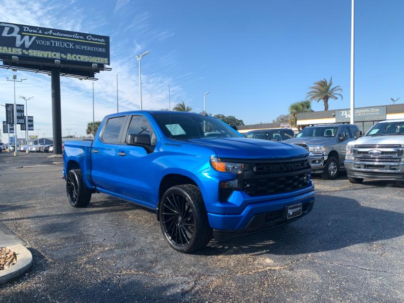 Chevrolet Silverado 1500 Custom Crew Cab 2WD 2023