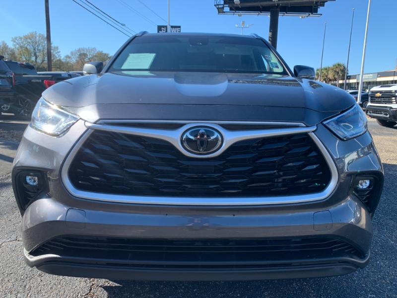 Toyota Highlander XLE FWD V6 2021