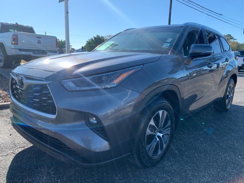 Toyota Highlander XLE FWD V6 2021