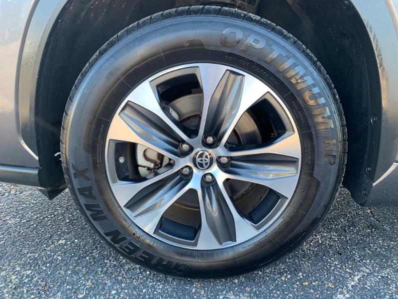 Toyota Highlander XLE FWD V6 2021