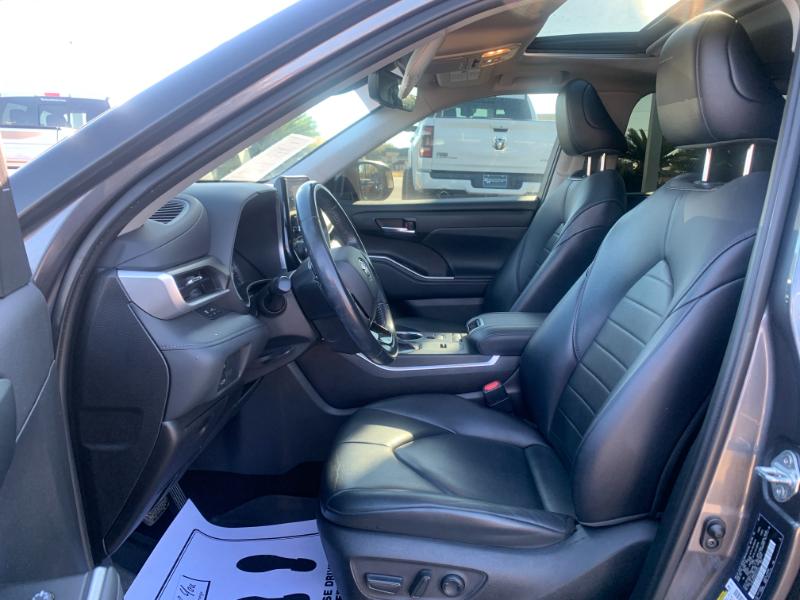 Toyota Highlander XLE FWD V6 2021