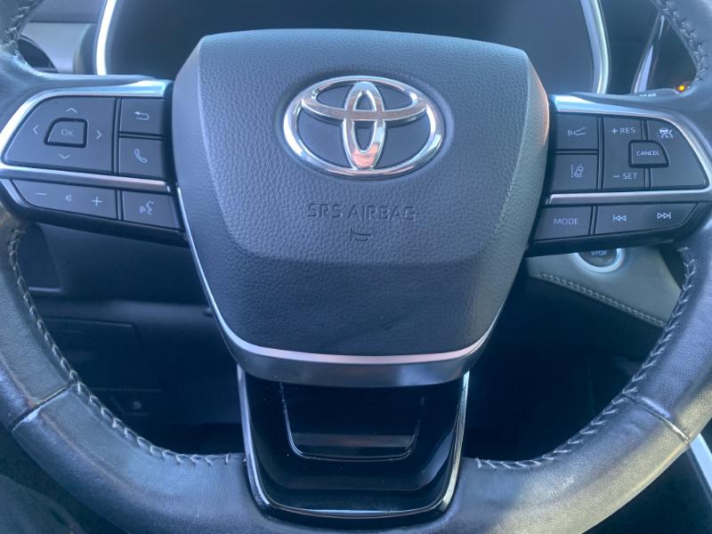Toyota Highlander XLE FWD V6 2021