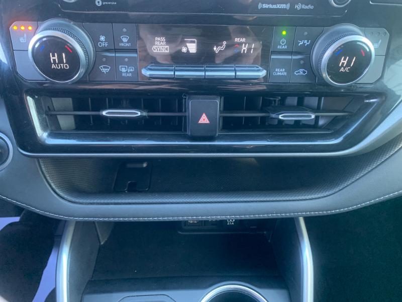 Toyota Highlander XLE FWD V6 2021