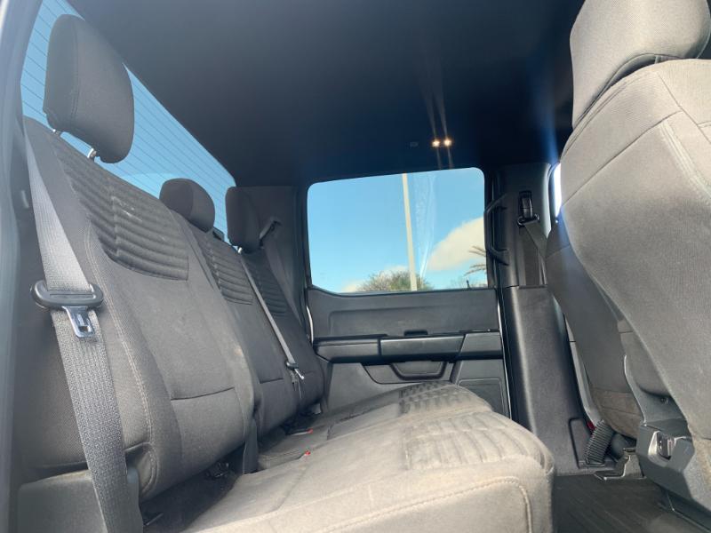 Ford F-150 STX SuperCrew 4WD 2023