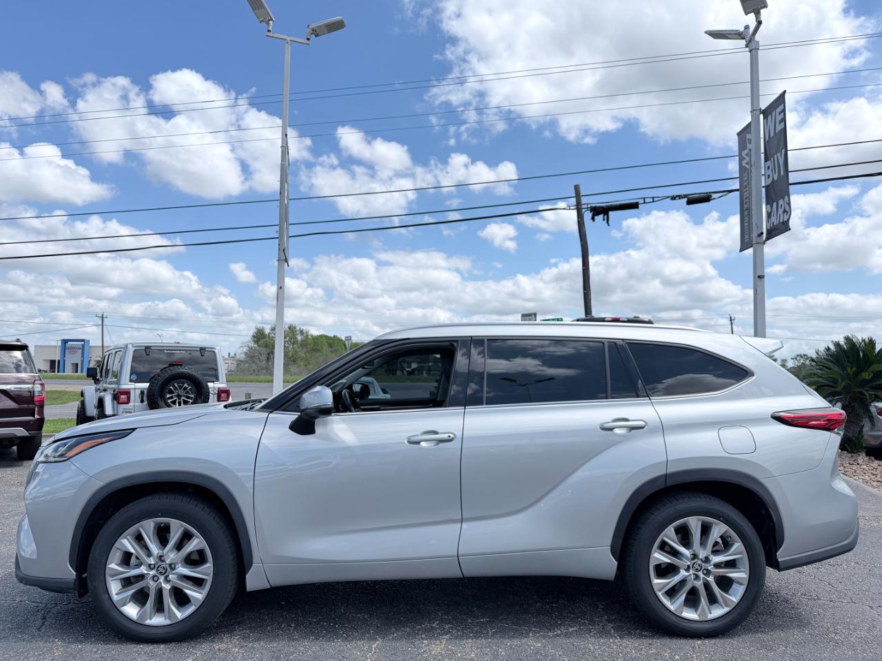 Toyota Highlander Hybrid  2022
