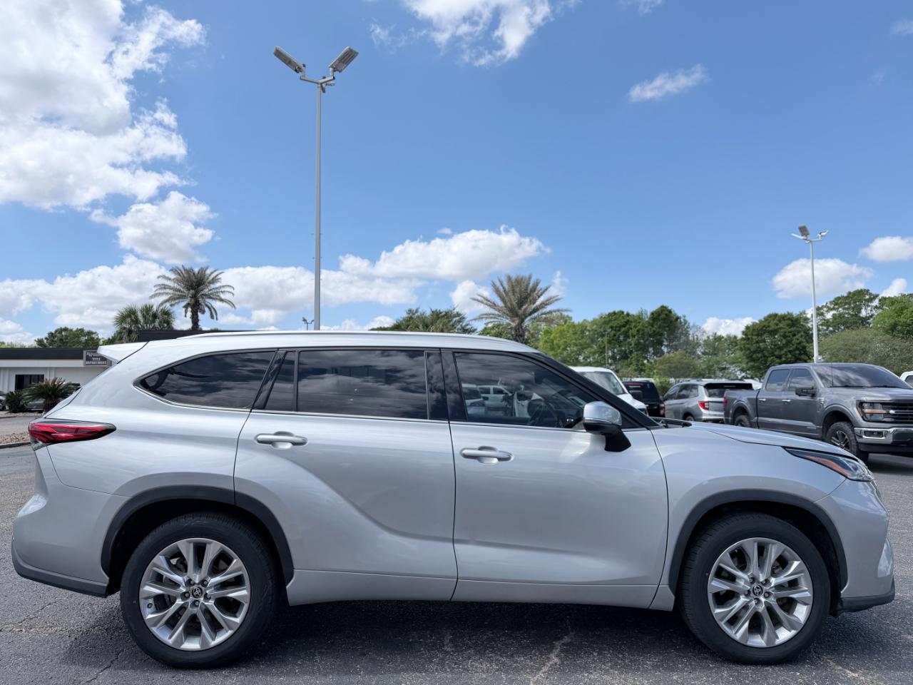 Toyota Highlander Hybrid  2022