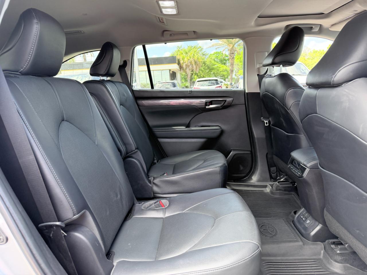 Toyota Highlander Hybrid  2022