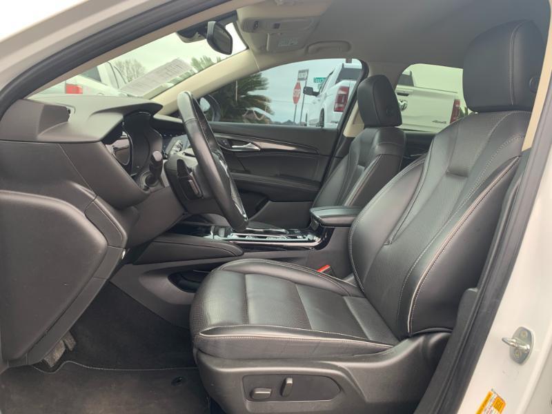 Buick Envision Essense 2023