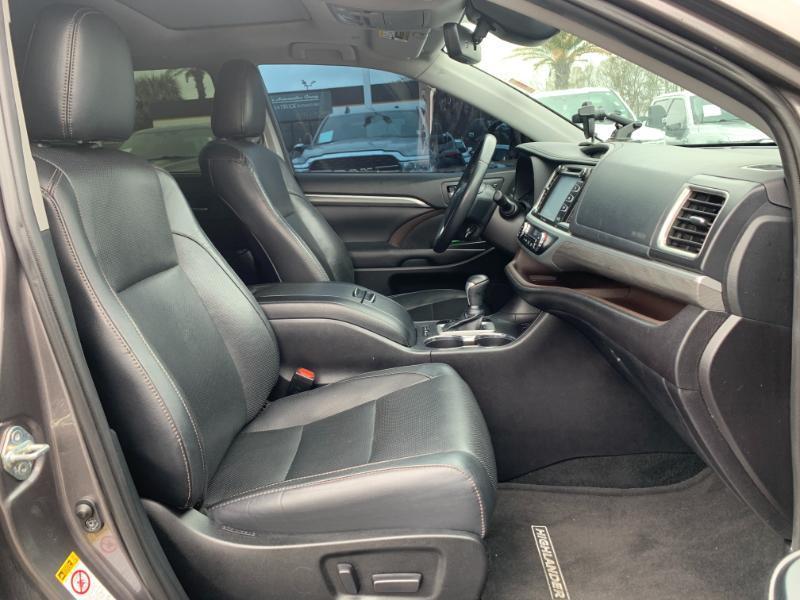 Toyota Highlander Limited FWD V6 2019