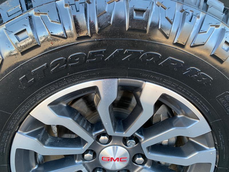 GMC Sierra 1500 AT4 Crew Cab 4WD 2020