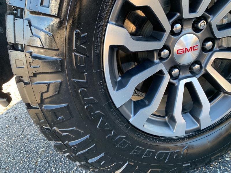 GMC Sierra 1500 AT4 Crew Cab 4WD 2020