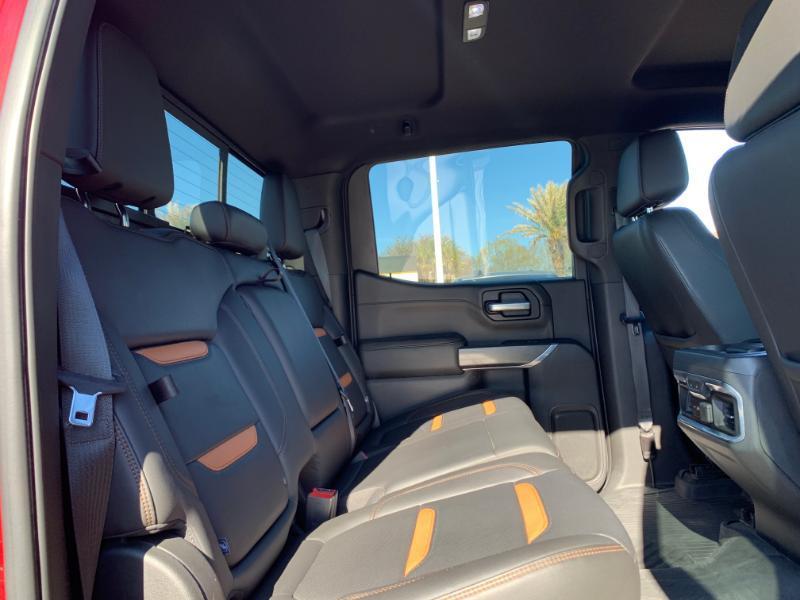 GMC Sierra 1500 AT4 Crew Cab 4WD 2020