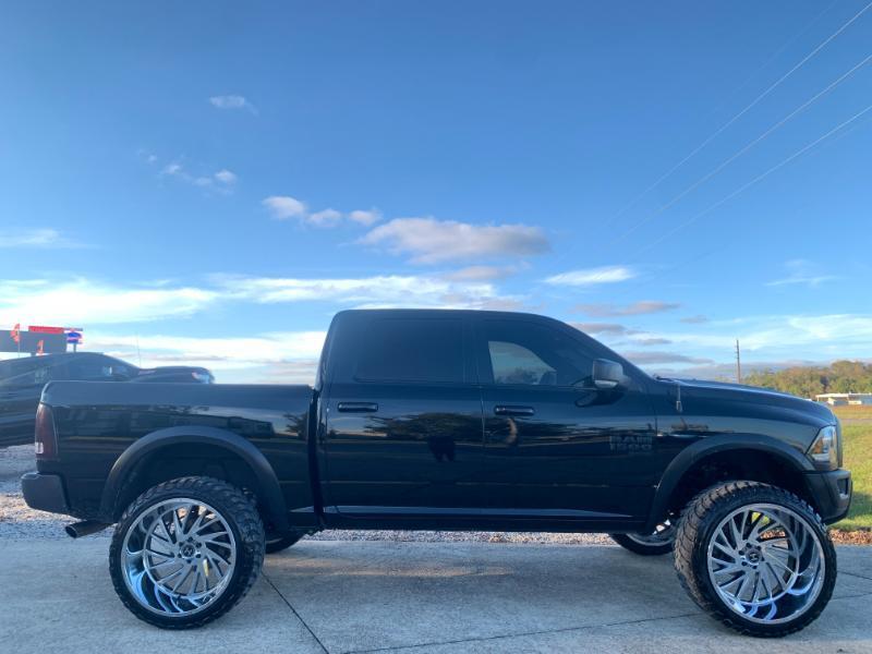 RAM 1500 Classic Tradesman Crew Cab SWB 2WD 2022