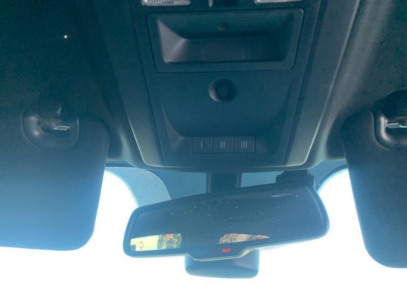 RAM 1500 Classic Tradesman Crew Cab SWB 2WD 2022