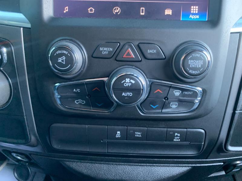 RAM 1500 Classic Tradesman Crew Cab SWB 2WD 2022