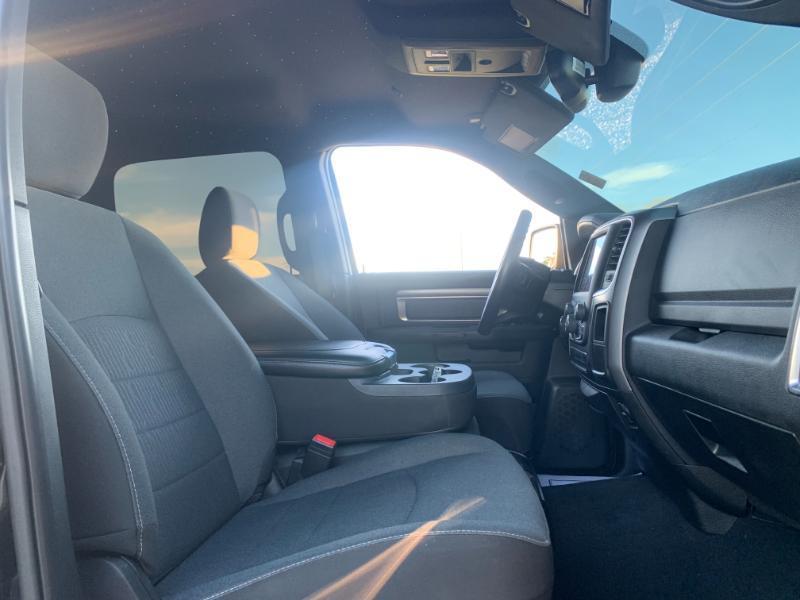 RAM 1500 Classic Tradesman Crew Cab SWB 2WD 2022