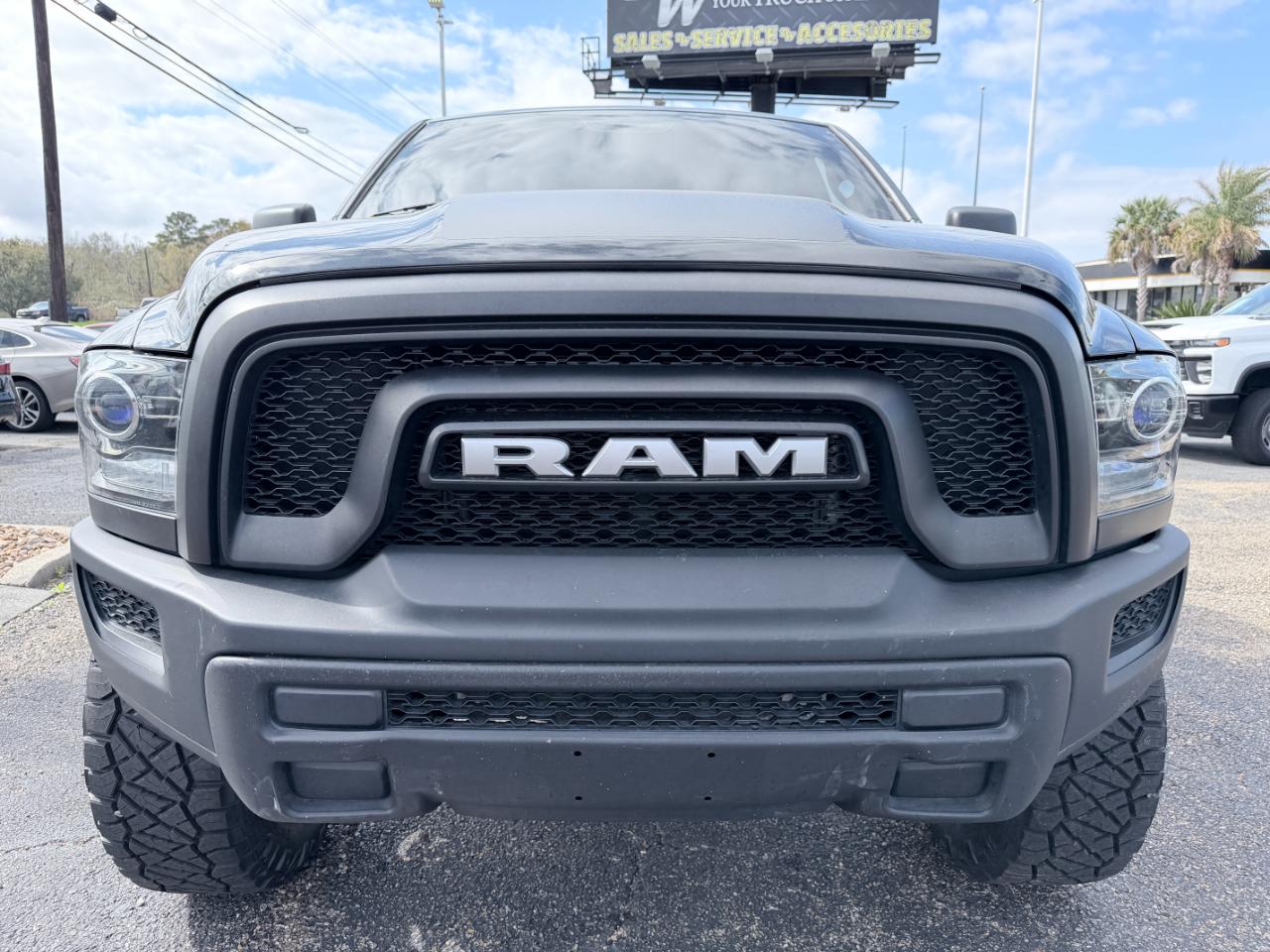 RAM 1500 Classic Warlock 4x2 Crew Cab 5'7" Box 2022