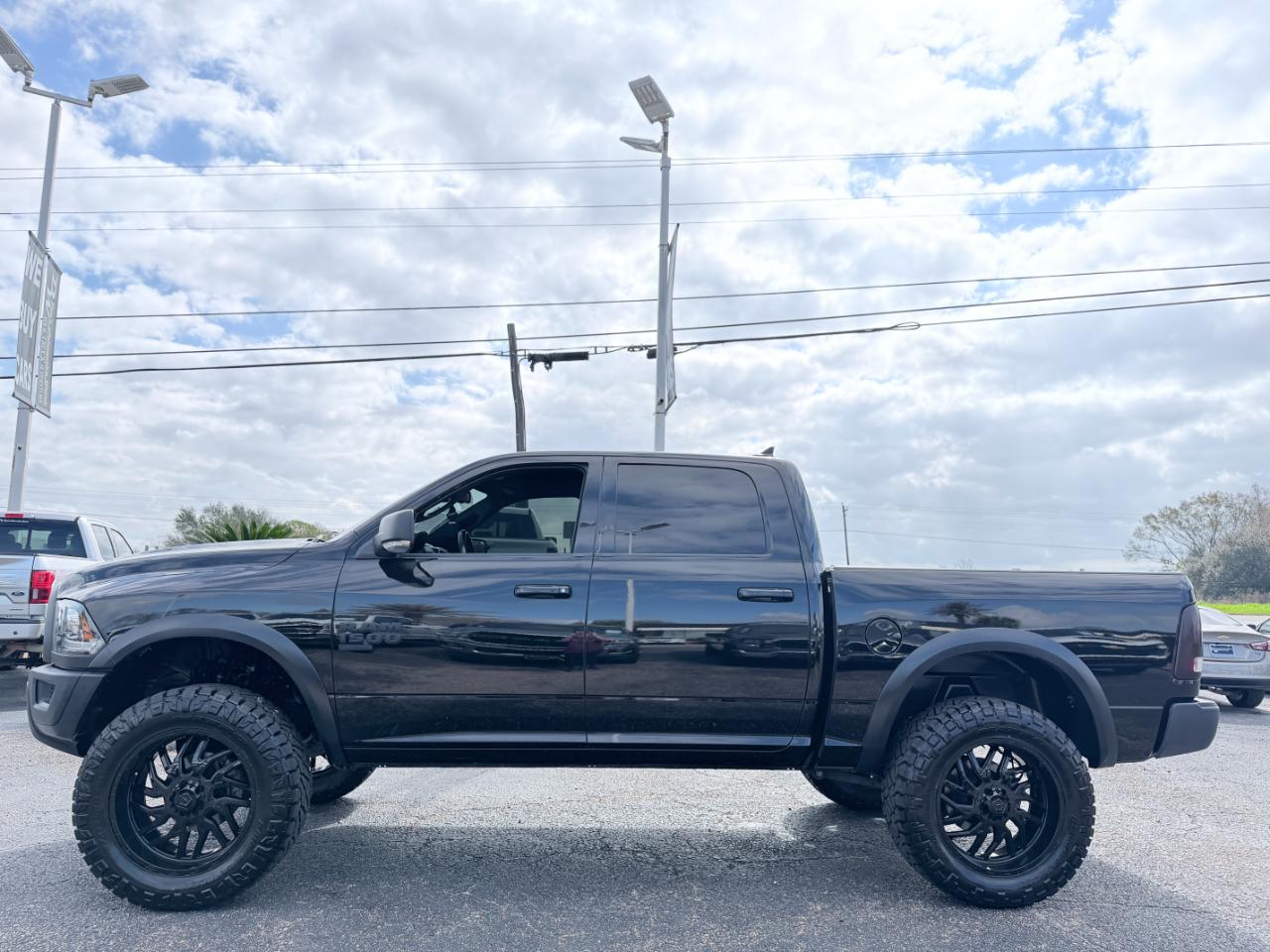 RAM 1500 Classic Warlock 4x2 Crew Cab 5'7" Box 2022