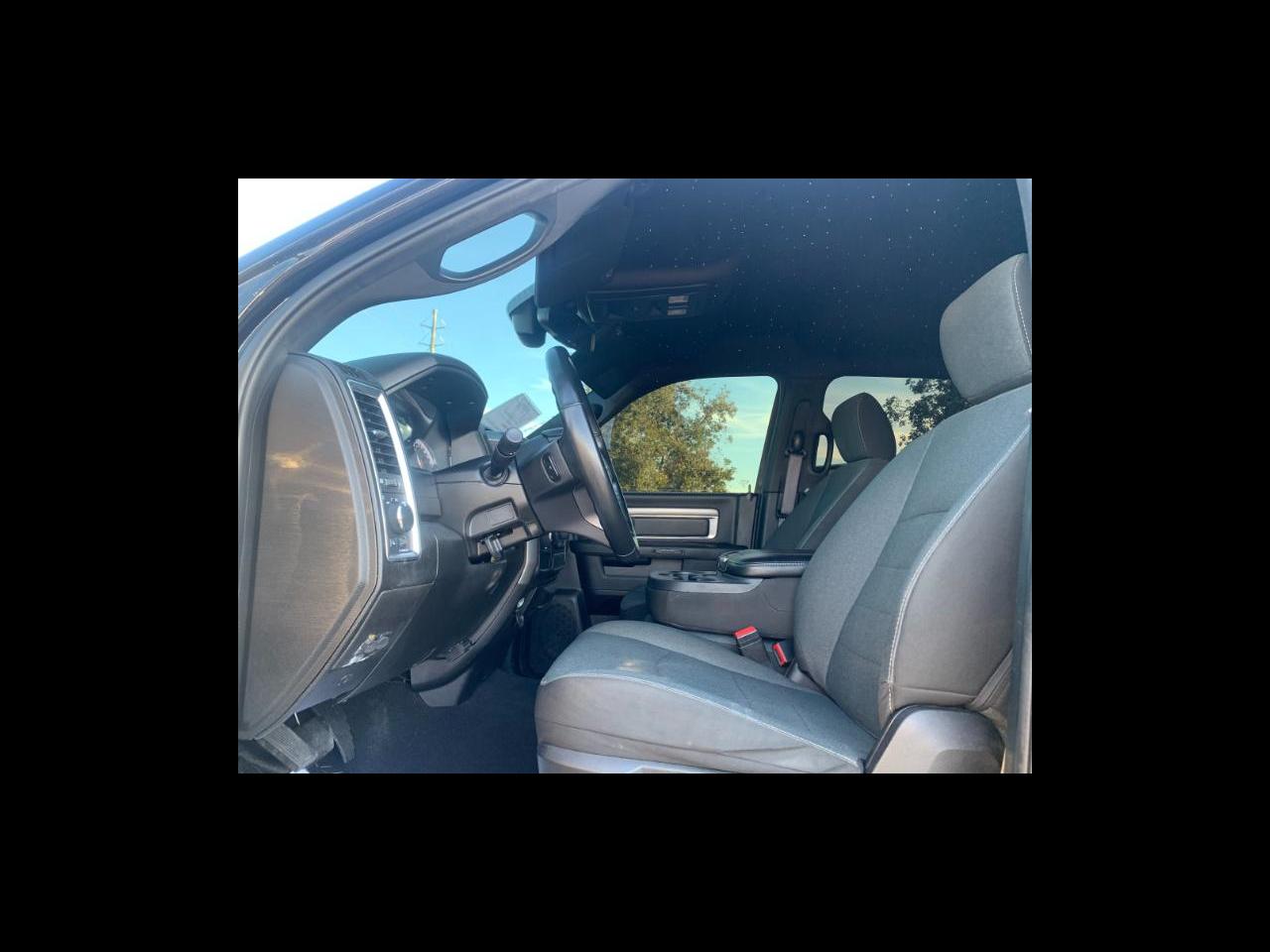 RAM 1500 Classic Warlock 4x2 Crew Cab 5'7" Box 2022