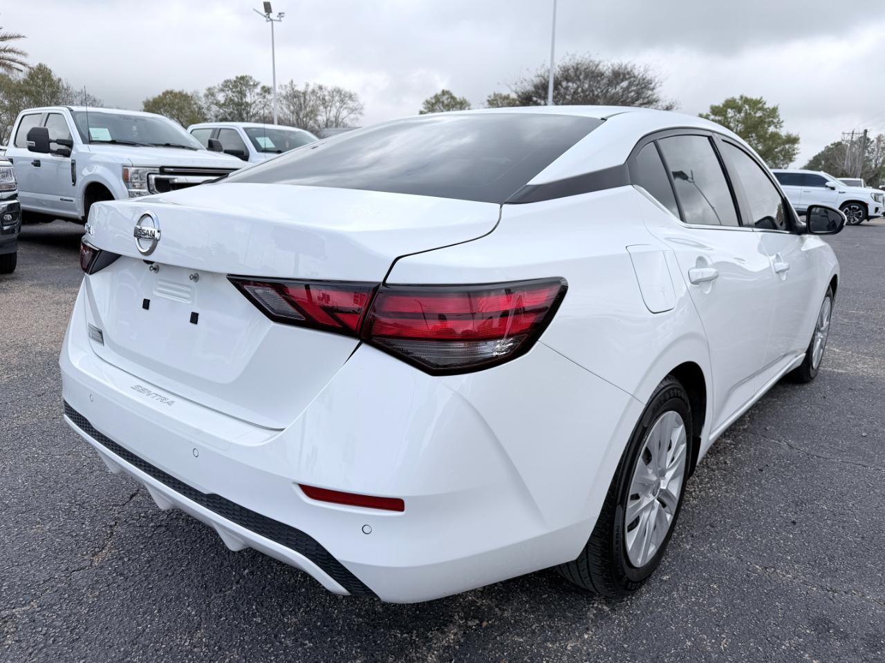 Nissan Sentra S CVT 2022