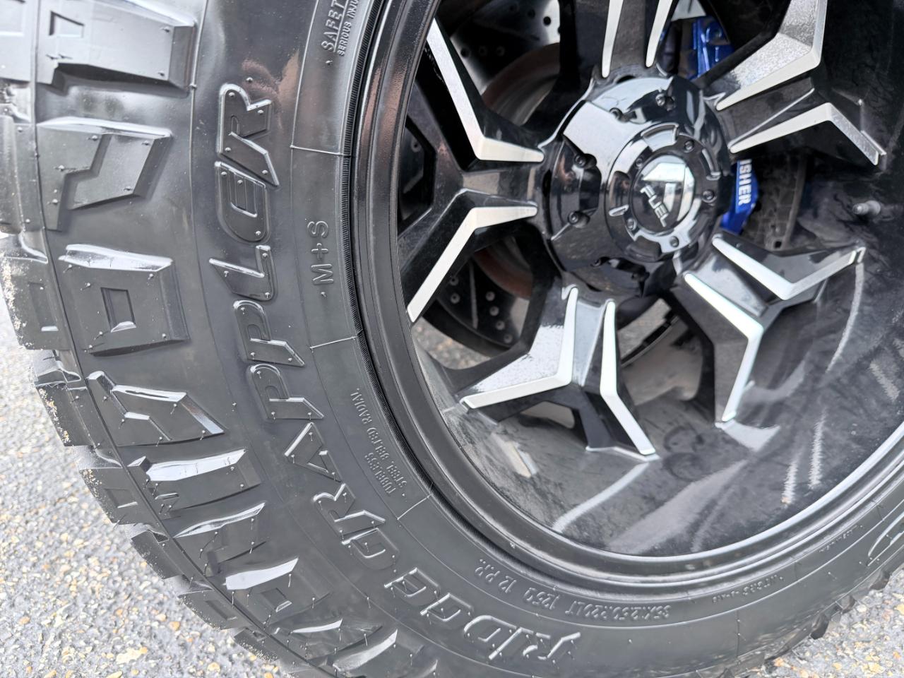 Toyota Tundra 4WD Truck CrewMax 5.7L FFV V8 6-Spd AT TRD Pro (Natl) 2016