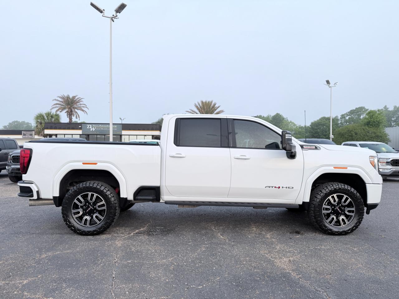 GMC Sierra 2500HD 4WD Crew Cab 159" AT4 2022