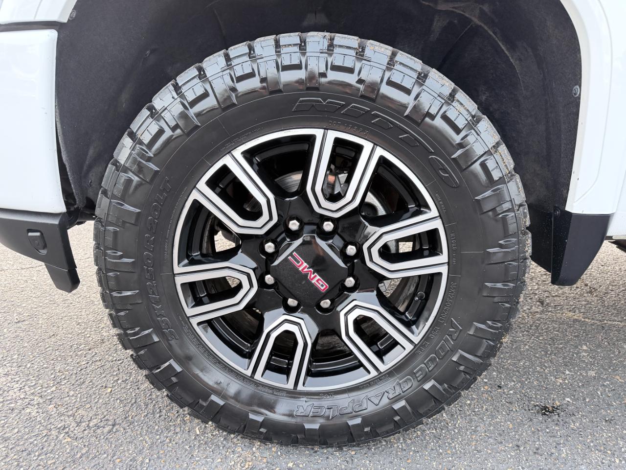 GMC Sierra 2500HD 4WD Crew Cab 159" AT4 2022