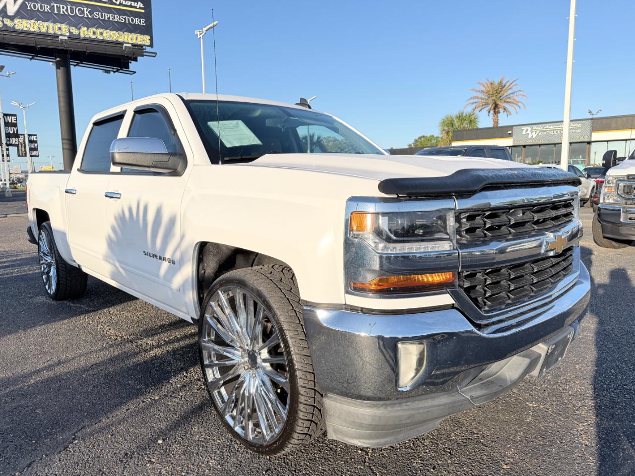 Chevrolet Silverado 1500 2WD Crew Cab 143.5" LT w/1LT 2017
