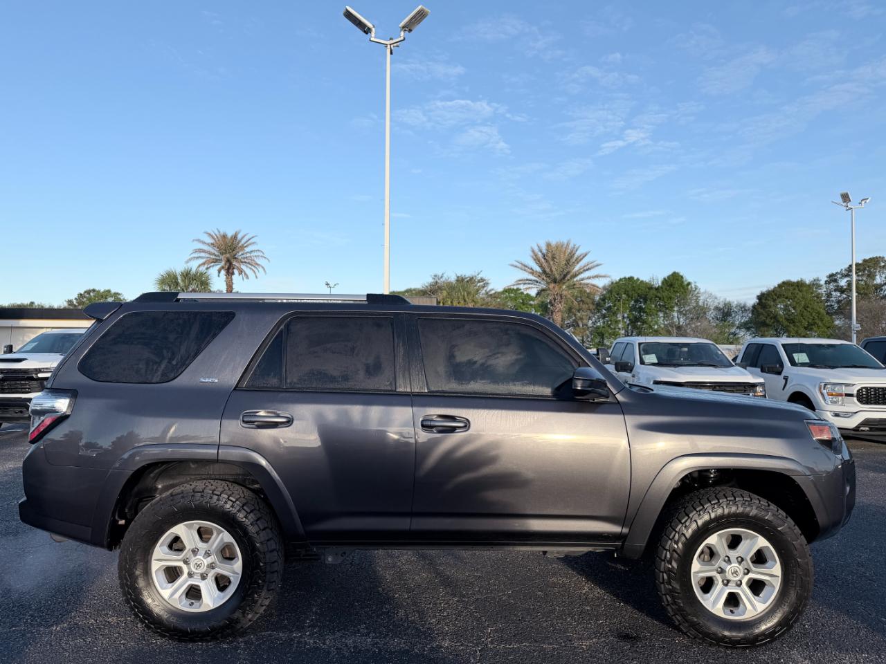 Toyota 4Runner SR5 4WD (Natl) 2023