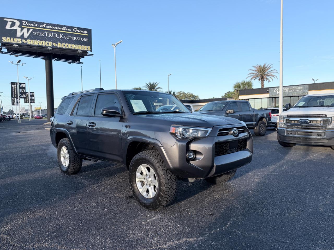 Toyota 4Runner SR5 4WD (Natl) 2023