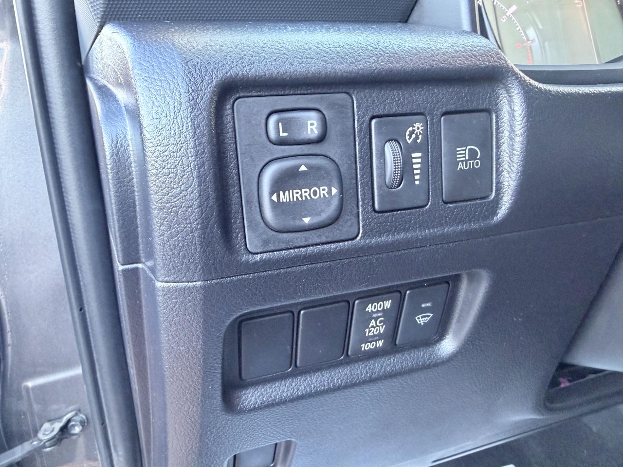 Toyota 4Runner SR5 4WD (Natl) 2023