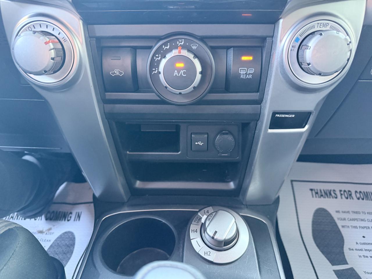 Toyota 4Runner SR5 4WD (Natl) 2023