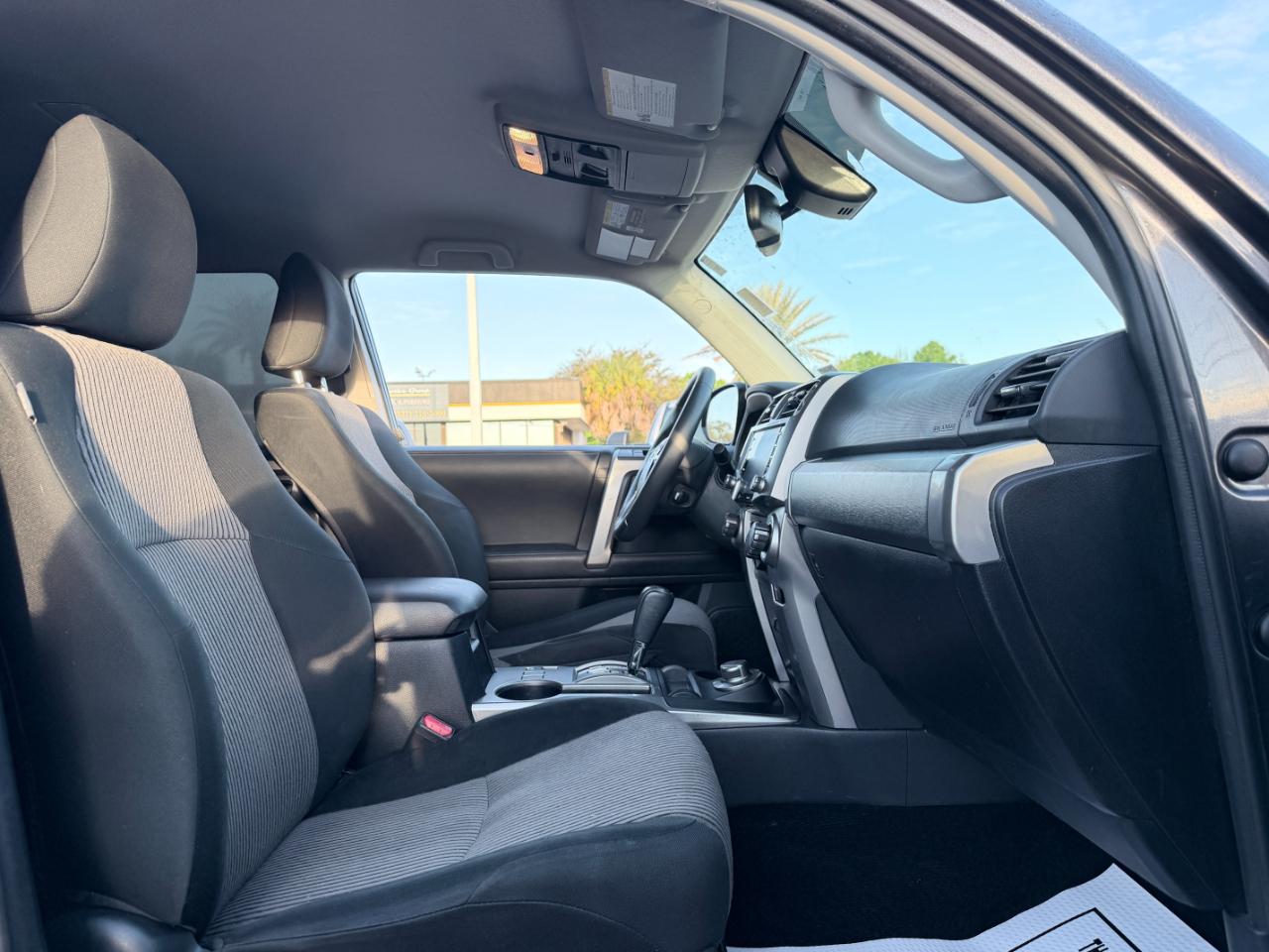 Toyota 4Runner SR5 4WD (Natl) 2023