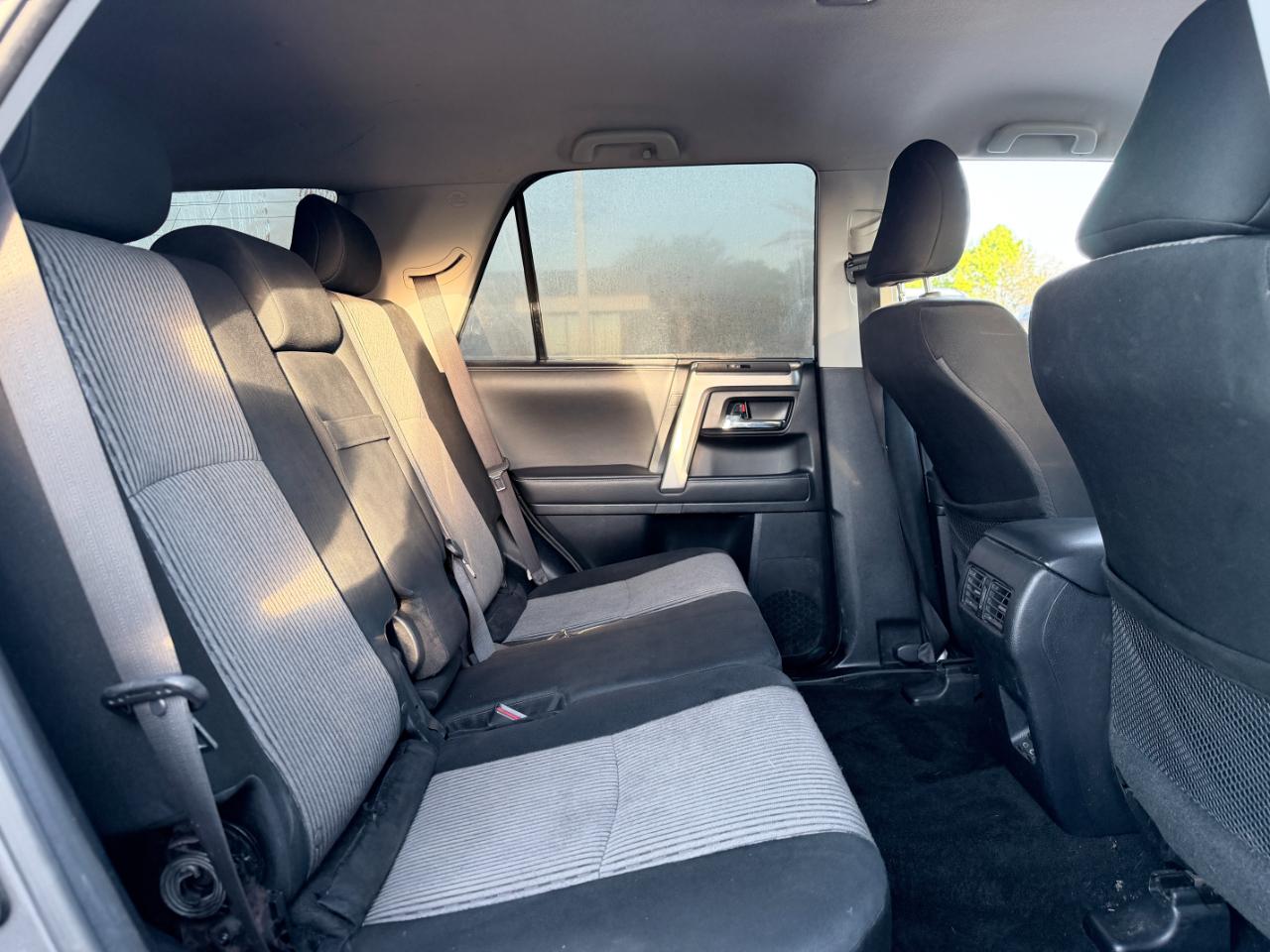 Toyota 4Runner SR5 4WD (Natl) 2023