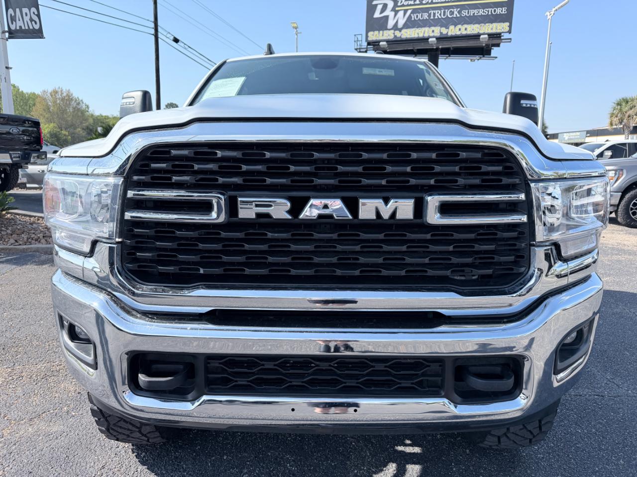 RAM 2500 Big Horn 4x4 Crew Cab 6'4" Box 2024