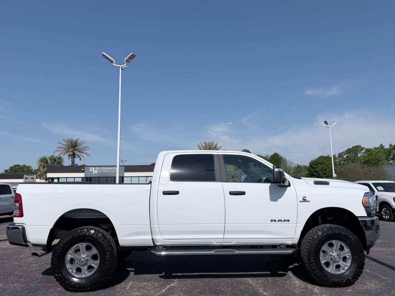 RAM 2500 Big Horn 4x4 Crew Cab 6'4" Box 2024