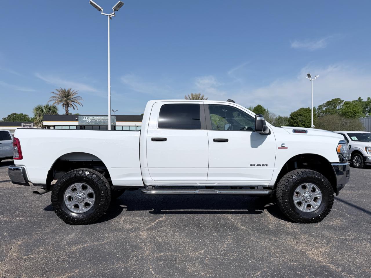 RAM 2500 Big Horn 4x4 Crew Cab 6'4" Box 2024