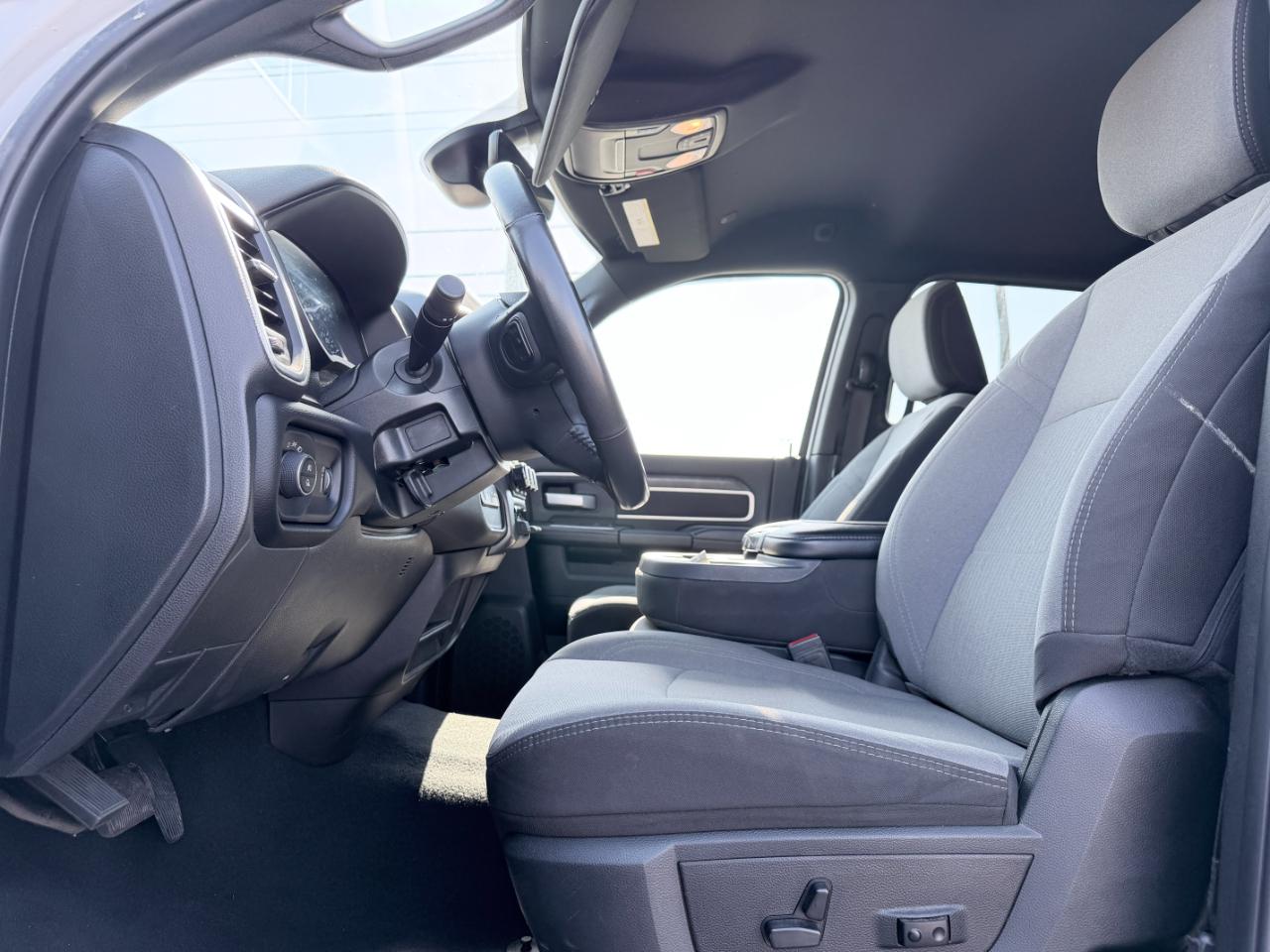 RAM 2500 Big Horn 4x4 Crew Cab 6'4" Box 2024