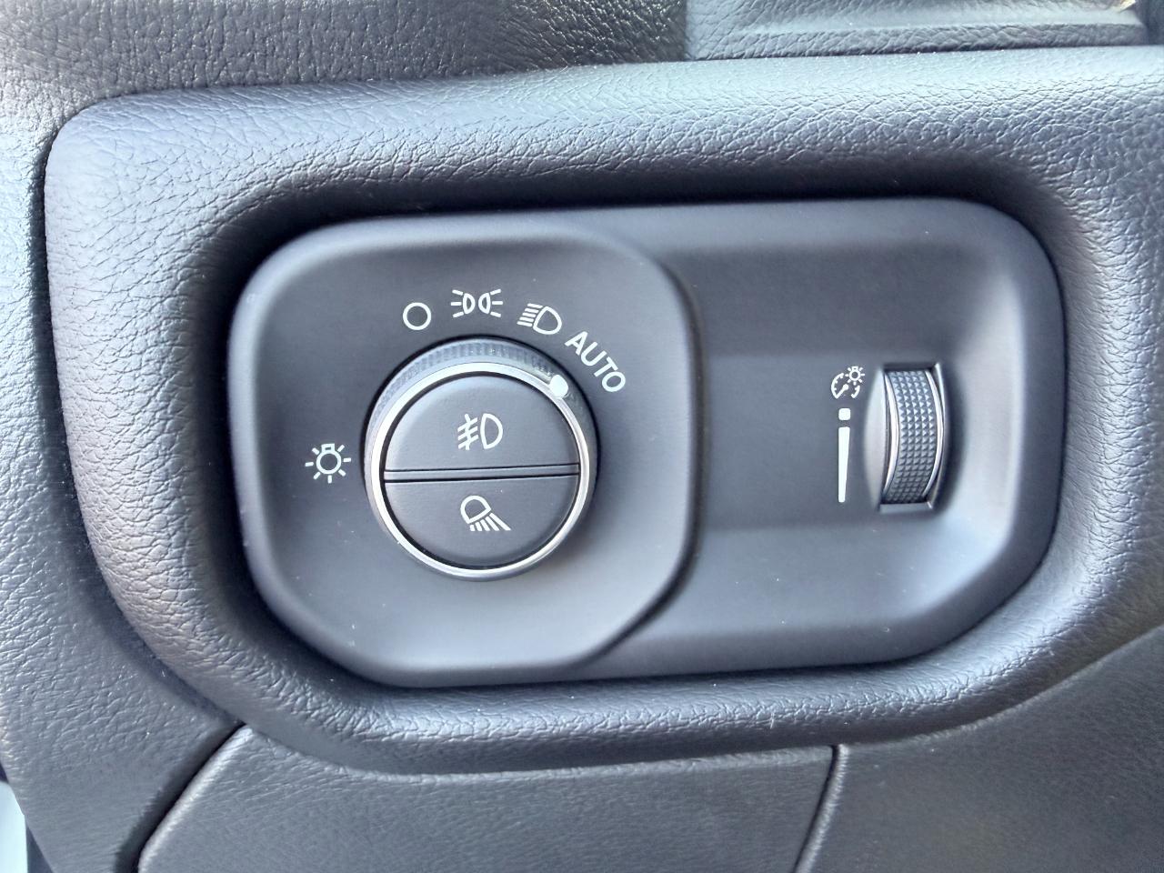 RAM 2500 Big Horn 4x4 Crew Cab 6'4" Box 2024