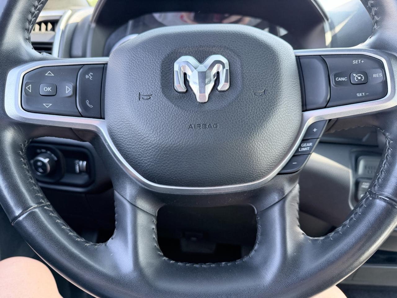 RAM 2500 Big Horn 4x4 Crew Cab 6'4" Box 2024