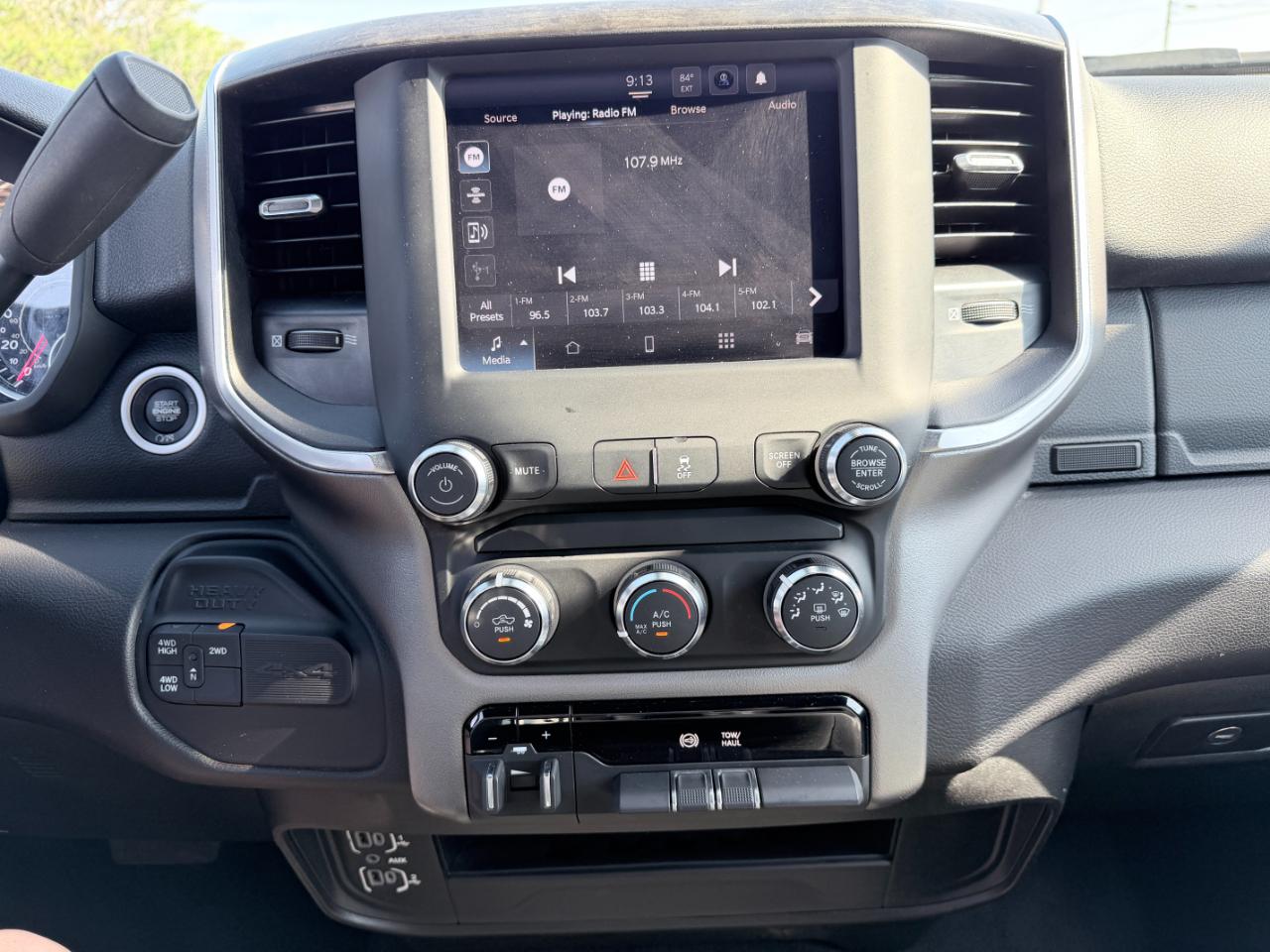 RAM 2500 Big Horn 4x4 Crew Cab 6'4" Box 2024