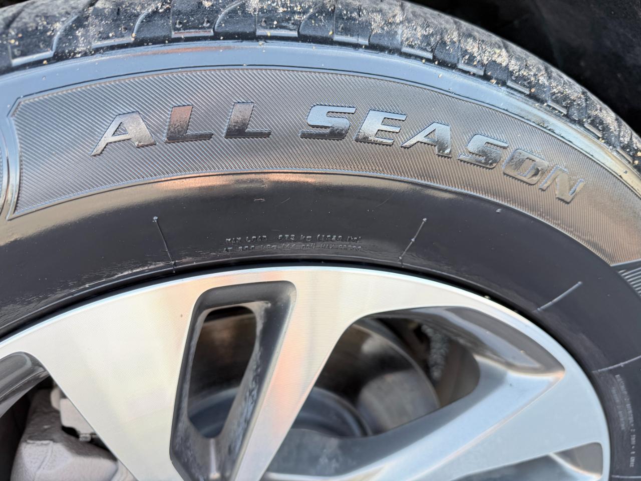 Buick Envision FWD 4dr Essence 2023