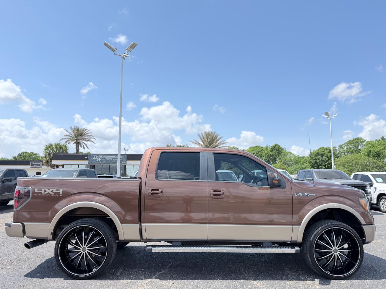 Ford F-150 4WD SuperCrew 145" Lariat 2012