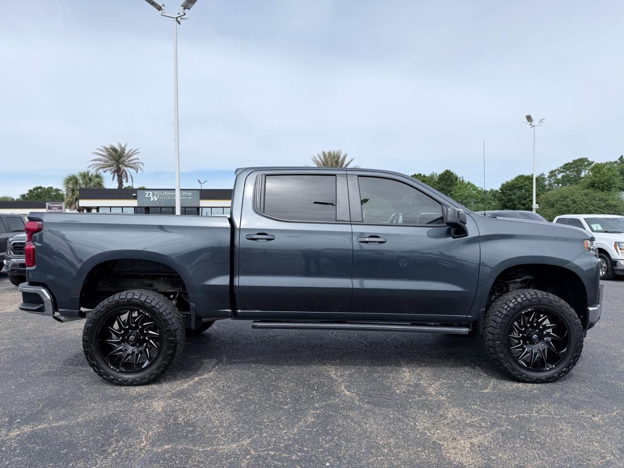 Chevrolet Silverado 1500 4WD Crew Cab 147" LT w/1LT 2021