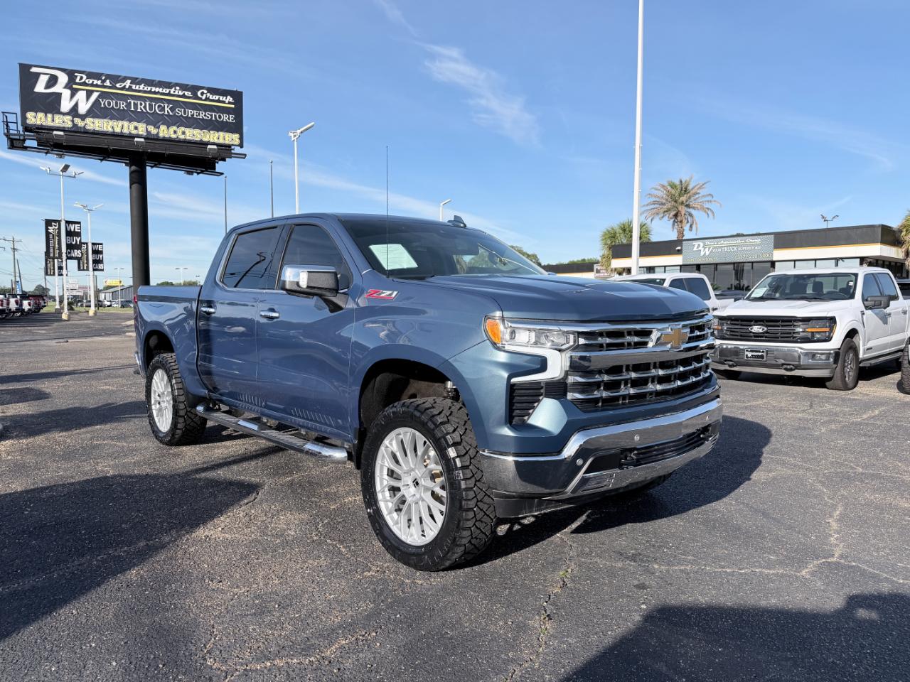 Chevrolet Silverado 1500 4WD Crew Cab 147" LTZ 2024